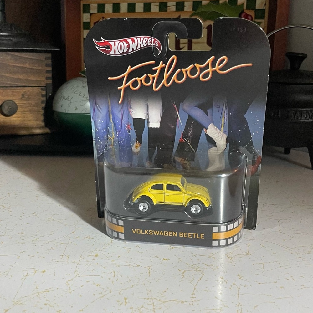 2013 Hot Wheels Retro Entertainment Footloose Volkswagen Beetle